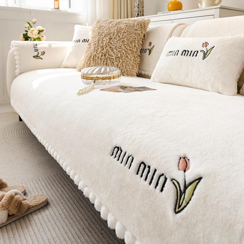 

Embroidery Milk Fleece Sofa Cushion Autumn And Winter Cream Wind Plush Seat Cushion Non-Slip New Winter Cover 70*70cm