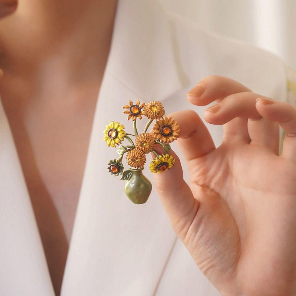 Gold Oil Painting Sunflower Brooch Vintage Metal Pin Flower Brooch  Western-style Clothes