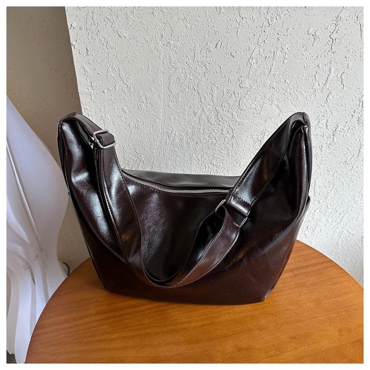 Korean Style Large Capacity Retro Dumpling Crossbody Bag - Trendy Single Shoulder Design