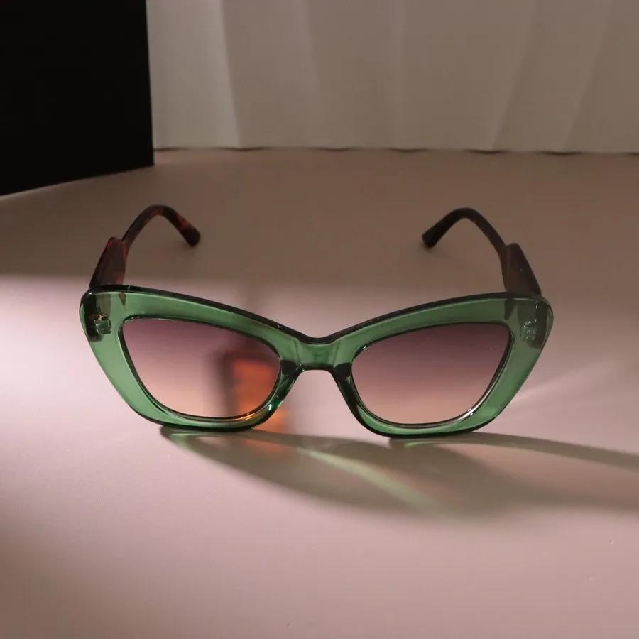 Stilvolle Farbverlaufs-Sonnenbrille Damen Herren Cat-Eye-Sonnenbrille Weiblich Geometrisch Grüne Farben Spiegel Designer-Marke Mode