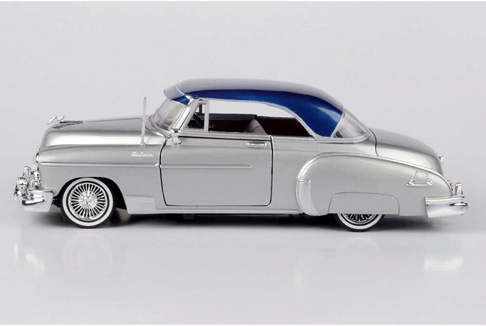MOTORMAX 1/24 Scale American Bel Air Diecast Model Car, 1950 (Silver/Blue) [Parallel Import]