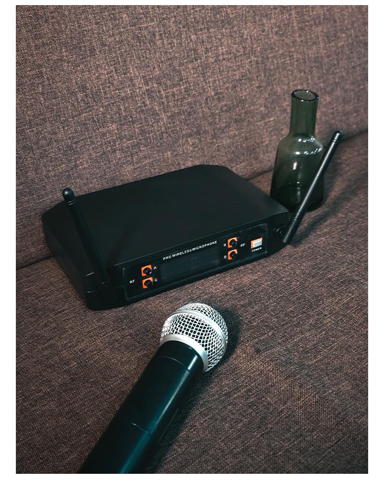 UHF Wireless Handheld Microphone Set: Four-Channel System for Conferences and Karaoke