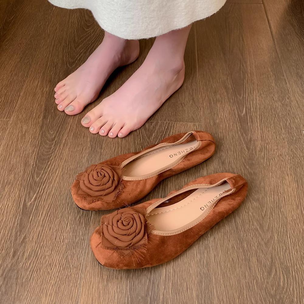 

Rose evening wind single shoes women s 2025 spring new retro grandma shoes gentle wind flat lazy shoes Doudou shoes 39 коричневый