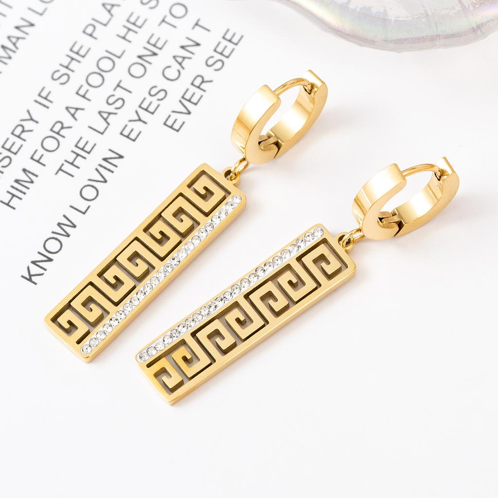 Hollow rectangular women's clip earrings, stainless steel plated with 18K gold, personalized pendant earrings
