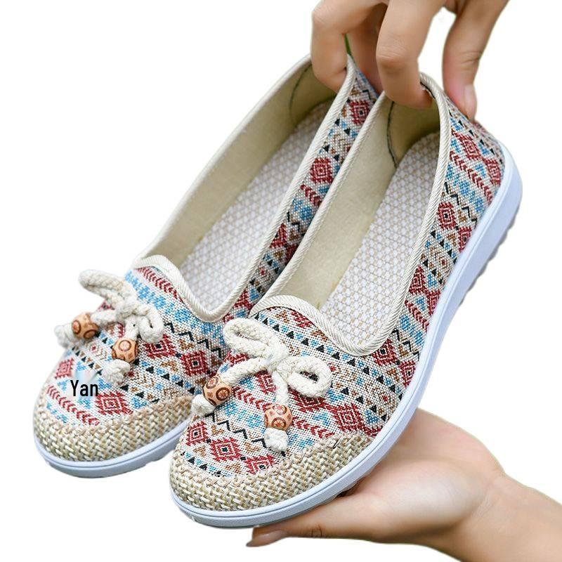 Women's Breathable Lightweight Cloth Shoes - Spring & Autumn, Non-Slip, Soft Sole, Low-Cut Flats for Middle-Aged & Elderly