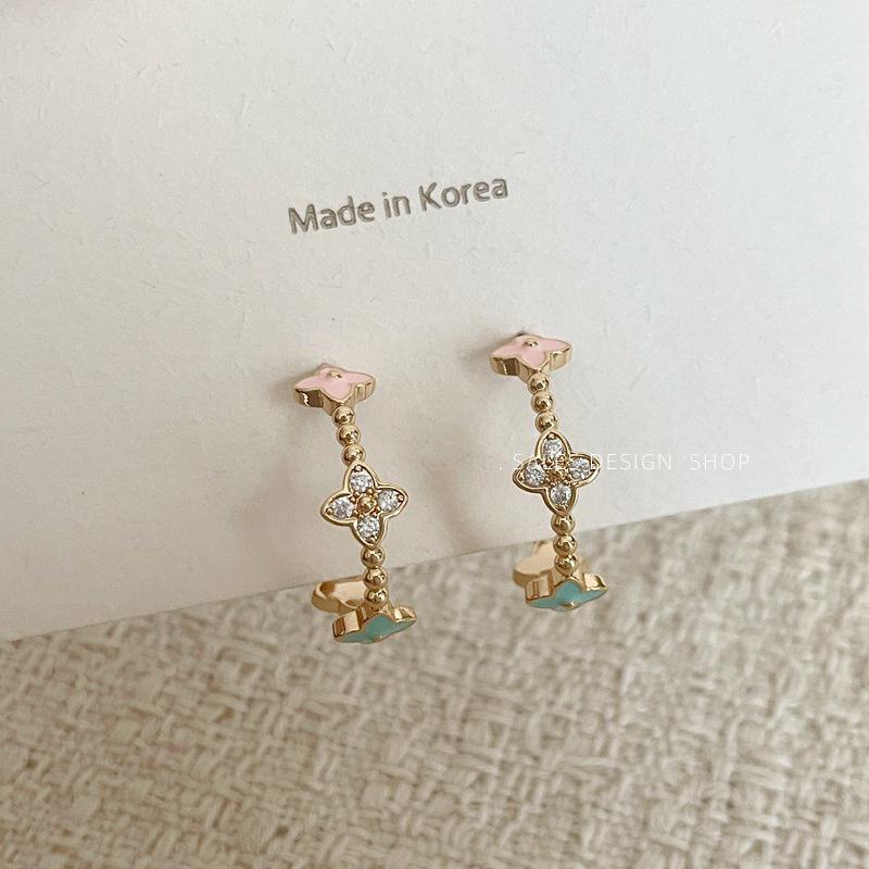 French Retro Zircon Flower Ear Cuffs: Stylish, Luxurious, and Versatile Earrings for Women.