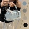Spitzenband Umhängetasche Bowlingtasche PU-Leder Kleine quadratische Tasche Reißverschluss Boston Handtasche Schule