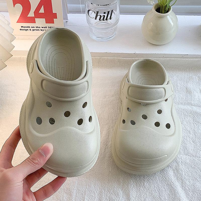 Girls Hole Shoes 2025 New Summer Children's Bag Head Sandals Outside Wear Girls DIY Shoes Non-slip Fashion