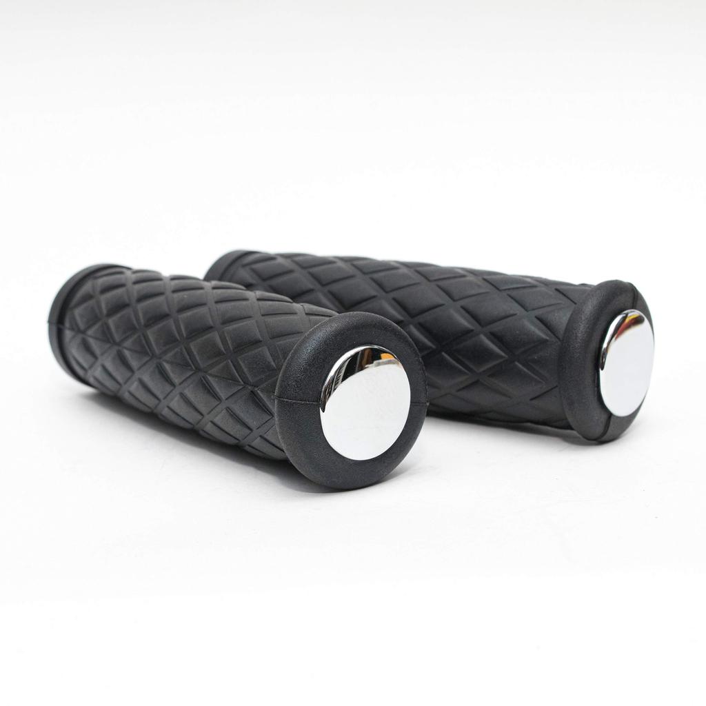 Diamond grip black for Harley 1 inch nice motorcycle...