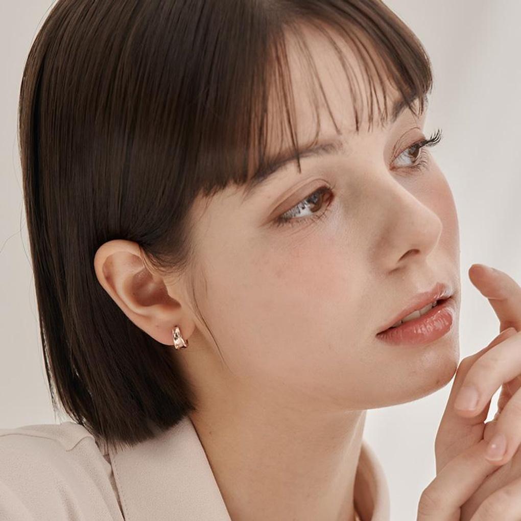 [ELLE Jewelry] 14K GF Simple Line Hole One-Touch Earrings ELGPEE558