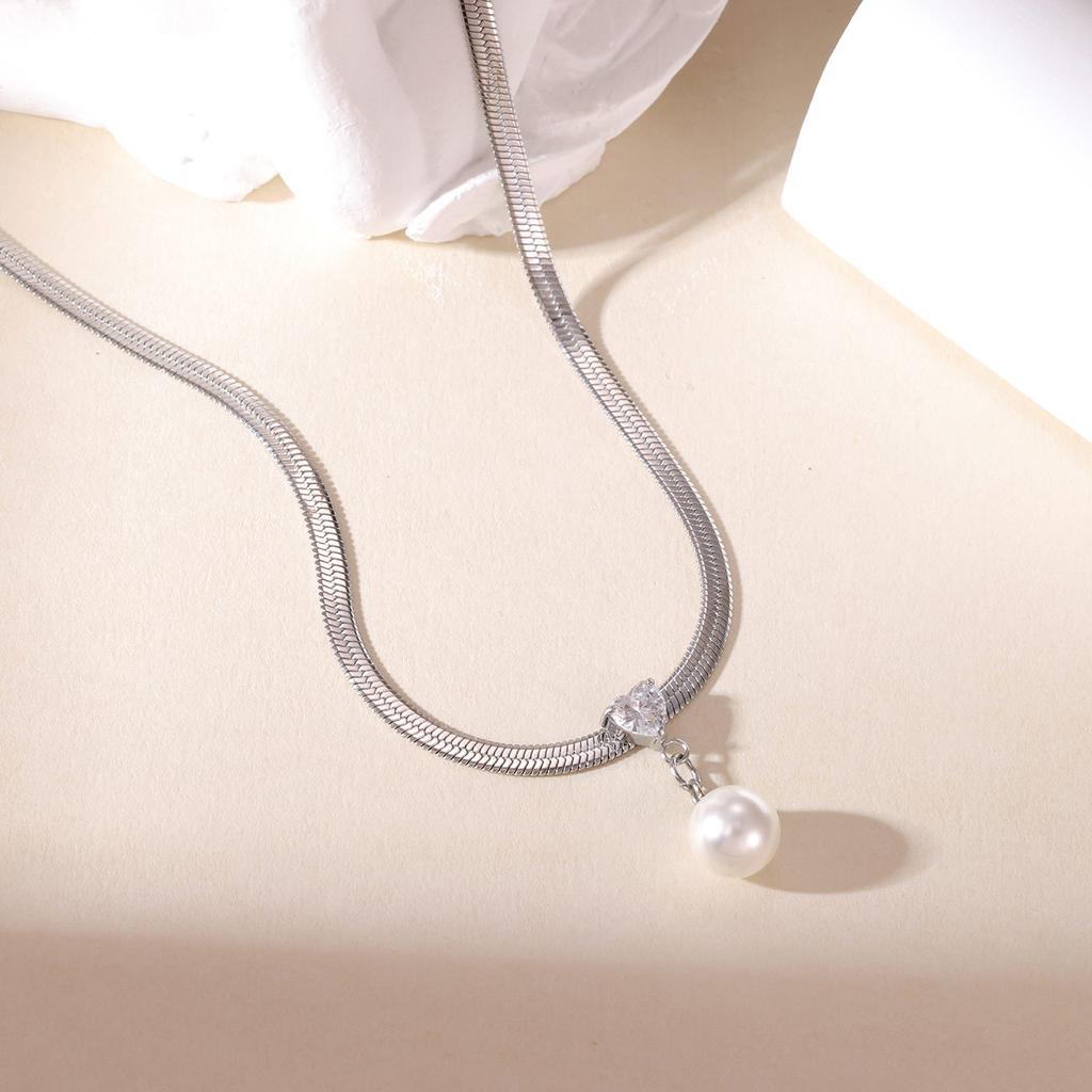 Fashionable Fine Necklace New Pearl Pendant with Zircon Stainless Steel Necklace Ladies
