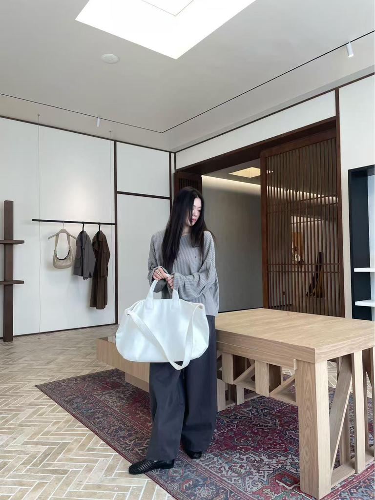 Autumn 2025 Japanese Casual Wide-Leg Elastic Waist Pants for Women - Versatile, Loose, Slimming, and Simple Style.