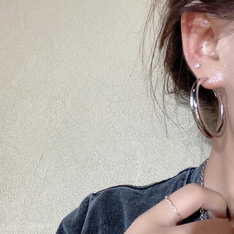 111 Silver Needle Cold Wind Ring Earrings Women, Light Luxury Niche High Sense Exaggerated Large Circle Earrings Earrings Earrings