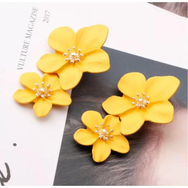 Koreańskie kolczyki kwiatowe damskie