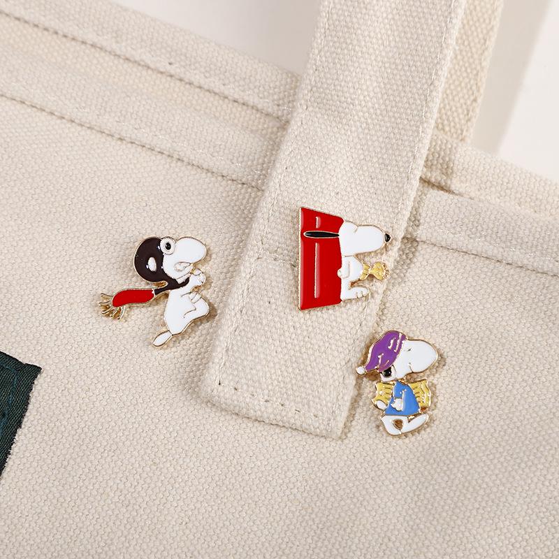Snoopy Cartoon Brooch: Cute Anime Badge for Bags, Uniforms, Scarves - Creative Gift for Students & Men