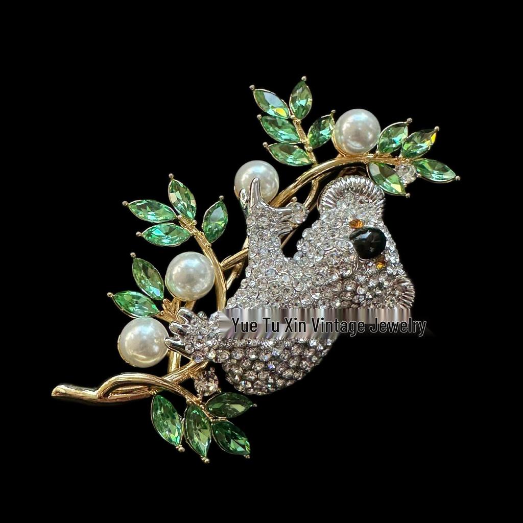 Pre-Owned Koala Leaf Brooch with Multi-Colored Zirconia, Elegant Alloy Design, Women's Stylish Accessory