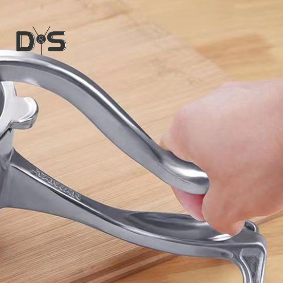 Manual Juicer for Citrus Fruits Handheld Lime Squeezer Heavy Duty Metal Juicer Extractor Tool for Cocktails And Drinks