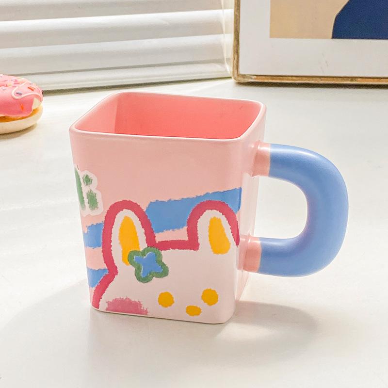 

Кружка Девочка с крышкой ложкой Высококачественная керамическая чашка Милая пара Завтрак Кофейная чашка Офисная чашка для питья 401-500ml