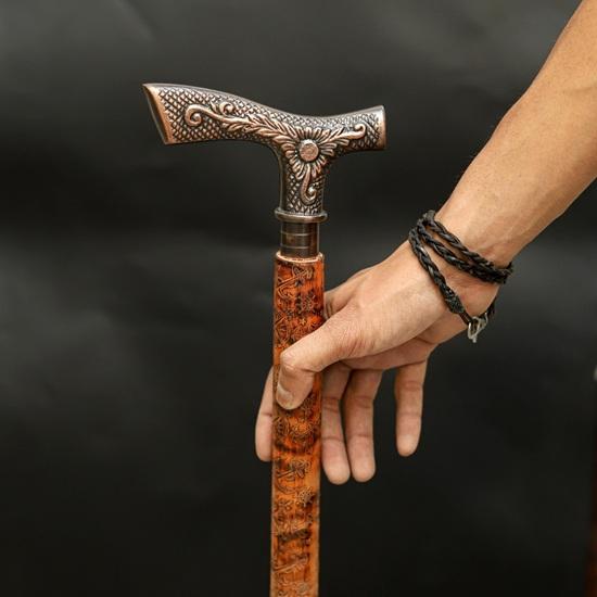 Luksusowa drewniana laska do chodzenia z uchwytem z antycznej miedzi, ręcznie rzeźbiona laska do wsparcia podczas chodzenia, funkcjonalny prezent dla mężczyzn, kolekcjonerów