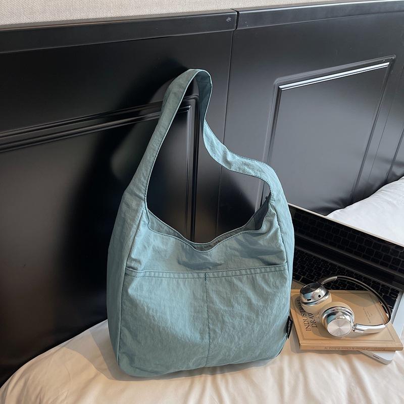 Japan and South Korea Solid Color Large-capacity Shoulder Bag 2025 Literature and Art Mori College Students In Class Lazy Wind Nylon Tote Bag Women