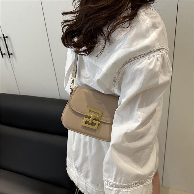 Fashion New Retro Single Shoulder Armpit Bag Women's Spring and Summer Texture Tofu Bag Commuter Small Square Bag Messenger Bag