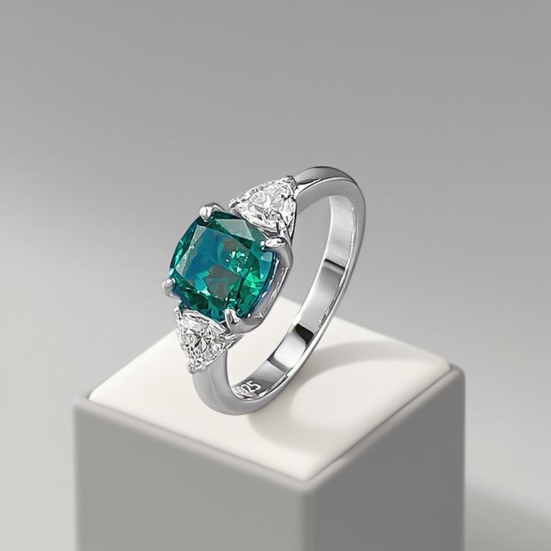 Hui Zhiyi S925 Silver Ice Flower Cut Ring with Paraiba Tourmaline and 2-Carat High Carbon Diamond