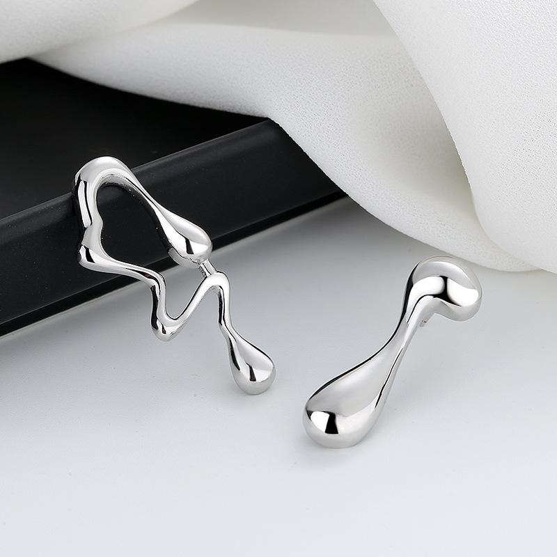 Ins Cold Style High-end Earrings Lesbian Niche Design Heavy Industry Metal Earrings