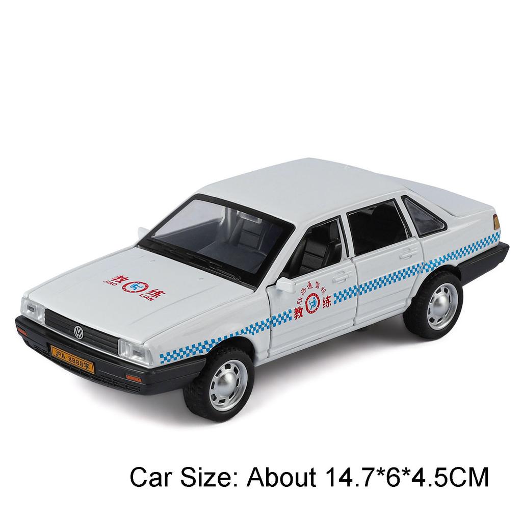 1:32 Santana Retro Car Mode Toy Metal Diecast Sound Light Shock Absorption Training Vehicle Models Simulation Hobby Ornaments