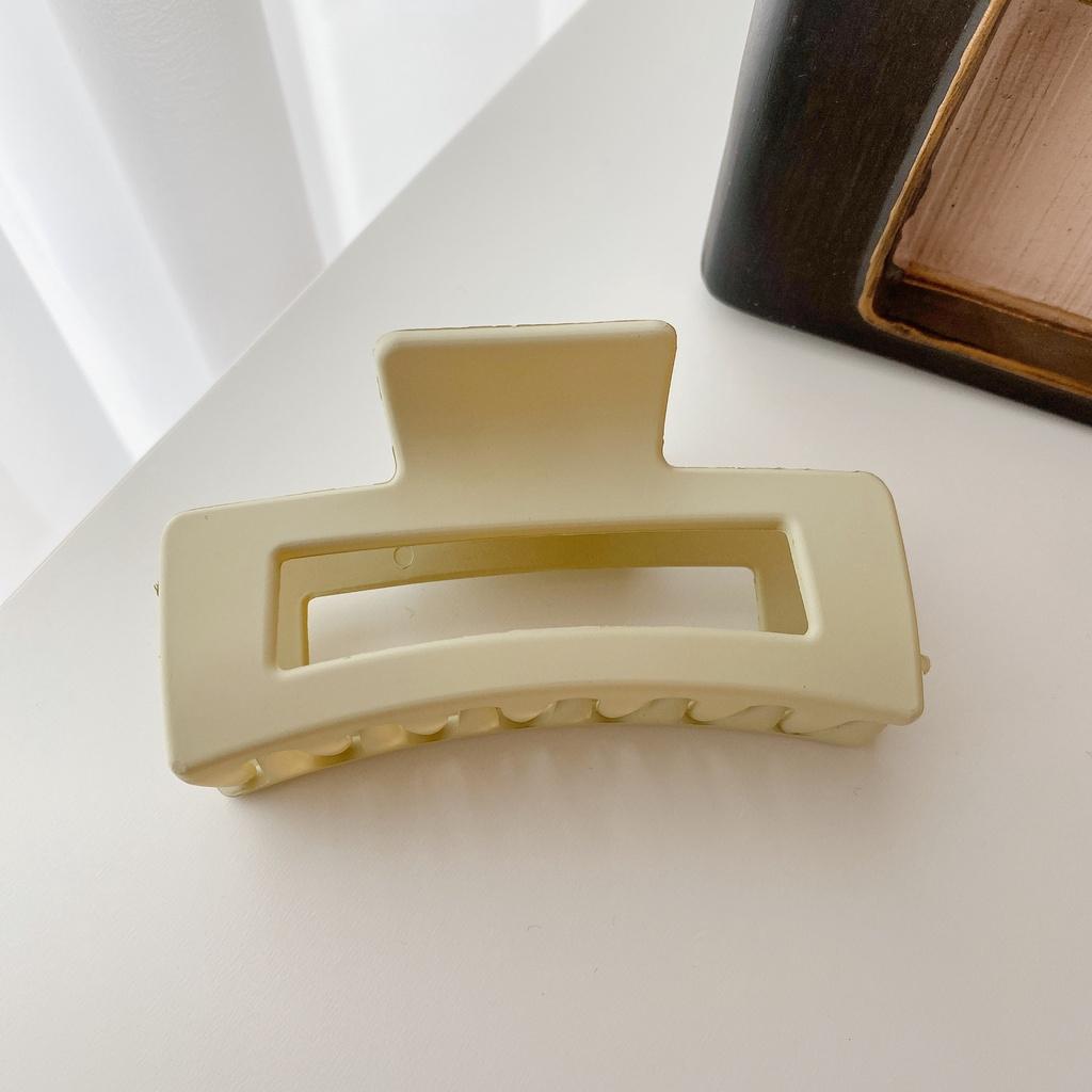 Wholesale Resin Hair Clip Trendy Geometric Design 8.5cm Size