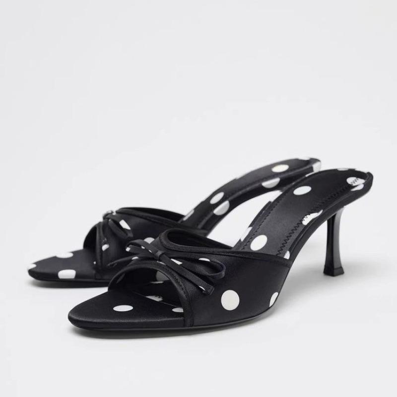 Fashion 2025 French Bow Summer New Polka Dot Design Large-sized Flip-flops for Women with A Cool Toe Display