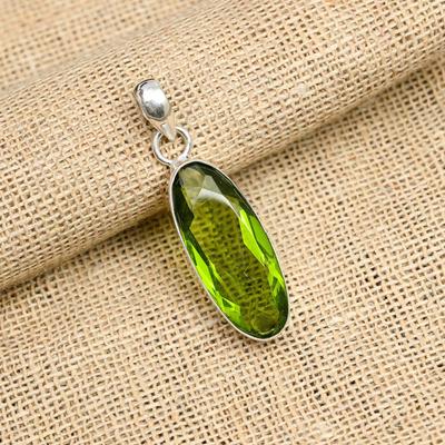Gorgeous Peridot Gemstone Handmade 925 Sterling Silver Jewelry Pendant For Women