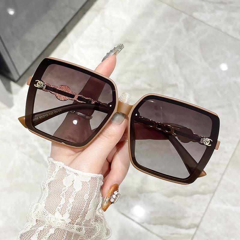 

Солнцезащитные очки Chain женские легкие роскошные темпераментные солнцезащитные очки Hundred Pagoda Tide High-End Sense In Small Glasses