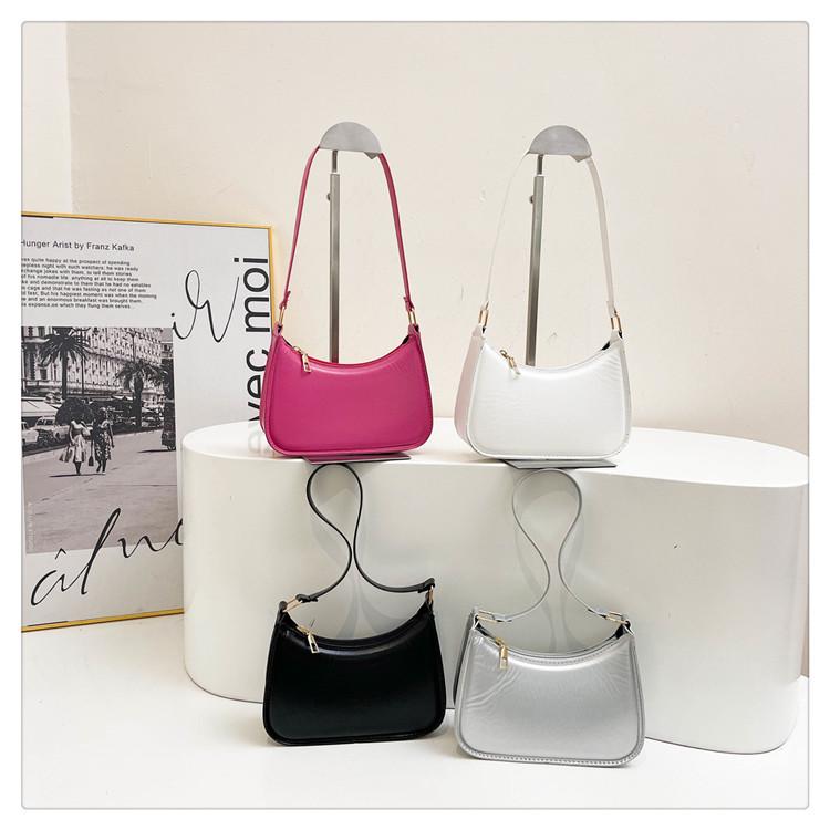 2024 Versatile Textured Casual Bag: Fresh, Simple, Solid Color Shoulder Bag for Autumn/Winter Fashion