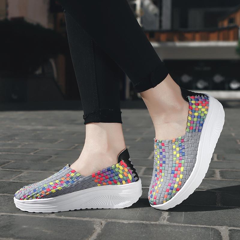 Sommerhöhe zunehmende Zopf-Strand-faule Schuhe Frauen-beiläufige Webart-weiche Beleg-auf Plattform-Loafer mit dicker Sohle