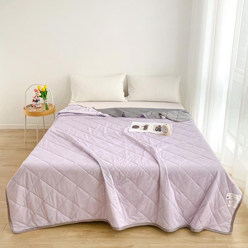 Cooling Ice Silk Summer Quilt - Lightweight, Washable, Solid Color for Single/Double Beds