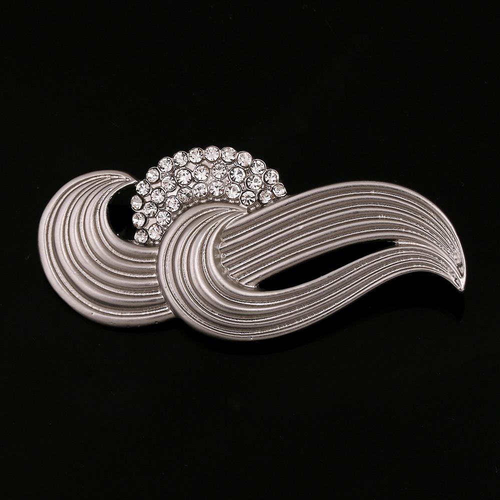 Hot Retro Alloy Brooch High-End Sense Light Luxury Pin Jewelry Clothing Accessories High-End Corsage серебряный