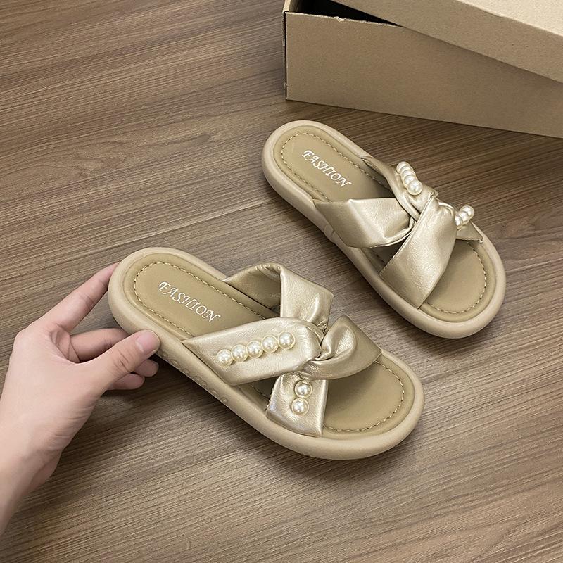 

Женские летние шлепанцы на толстой подошве с жемчугом, новинка 2025 года, универсальный сказочный стиль с юбкой, ленивые сандалии на одном ремешке 40 шампанского