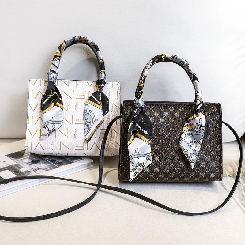 Guangzhou women's bag printed handbag autumn and winter new shoulder change mobile phone silk scarf bag