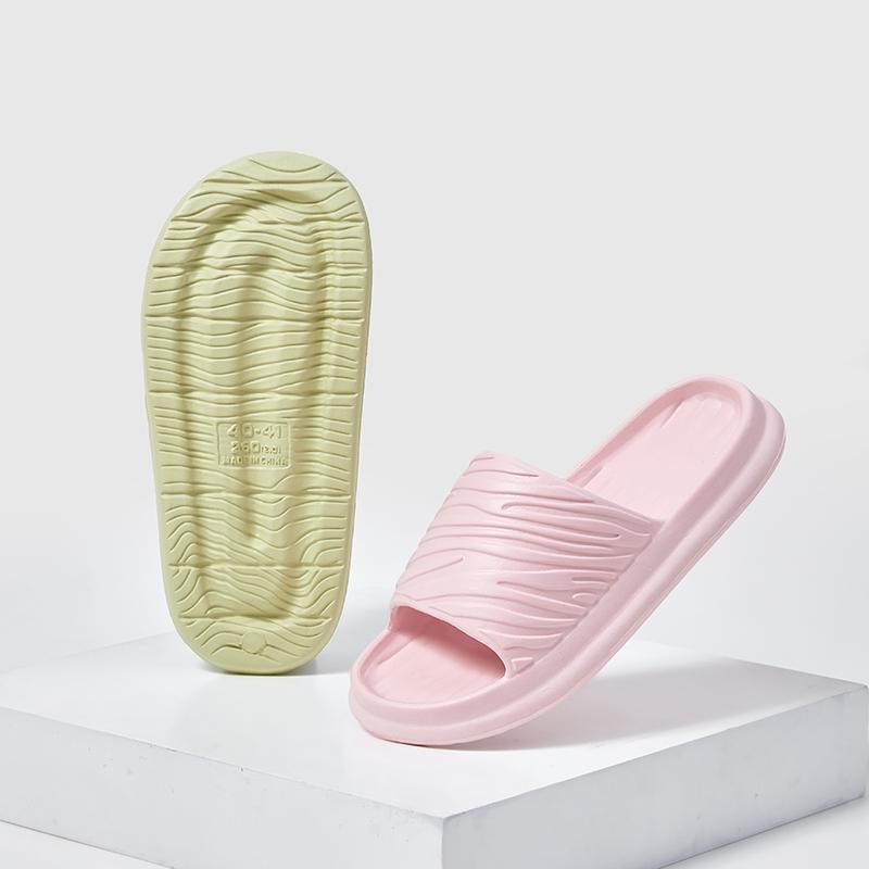 Lightweight Soft Sole Slippers Women Summer Home Non-Slip Bathroom Cloud Slides Woman Sandals 2024 Plus Size Beach Flip Flops