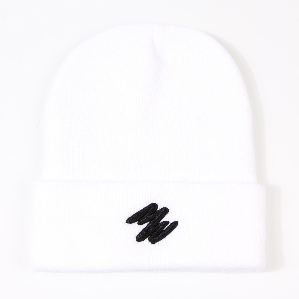

Graffiti Exquisite Hat Line Embroidery Unisex Warm Hatsbeanie Knitted White
