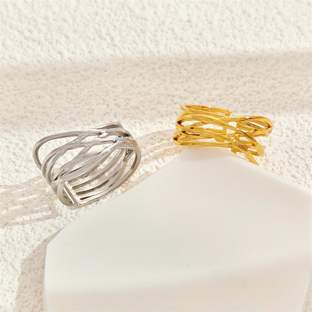 Niche 18k Gold Adjustable Stainless Steel Ring - Fashionable, Non-Fading Titanium Cutout Design