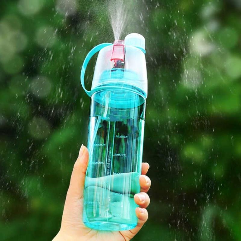 Nuova bottiglia d'acqua spray creativa Bottiglie atomizzatrici portatili Sport all'aria aperta Palestra Bere Drinkware Bot