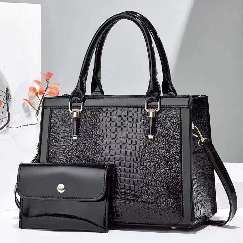 Stylish Two Piece Crocodile Pattern Mom Bag Chic Fashionable Shoulder Tote Bag In Black And Burgundy