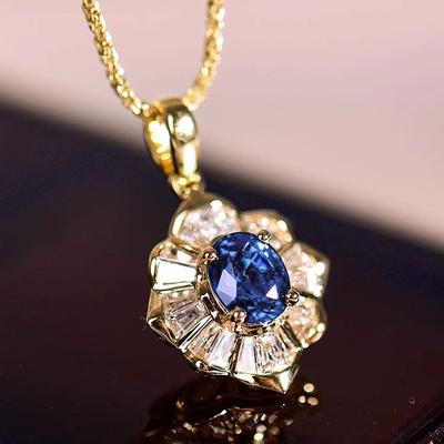 Inlaid Zircon Necklace Women, Geometric Begonia Pendant, Light Luxury Premium Neck Chain