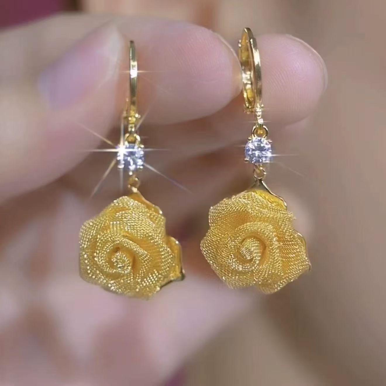 Rose Gold Retro High-End Earrings - 2025 Fashionable, Versatile, Niche Luxury Design золотой