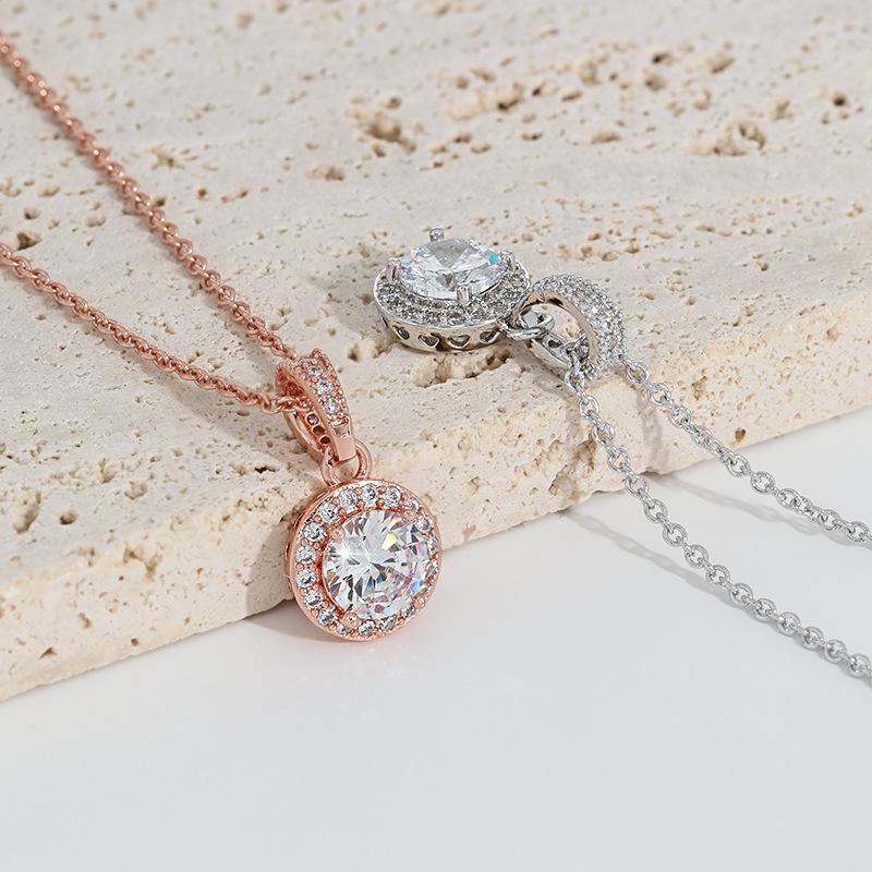 Round Diamond Pendant Necklace, High-end Design Full of Diamond Sunflower Zircon Round Ring Necklace.