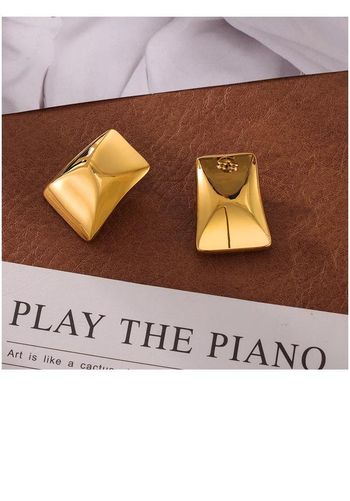 18K Gold-Plated Titanium Steel Rectangular Stud Earrings – Non-Fading, Smooth & Embossed Surface