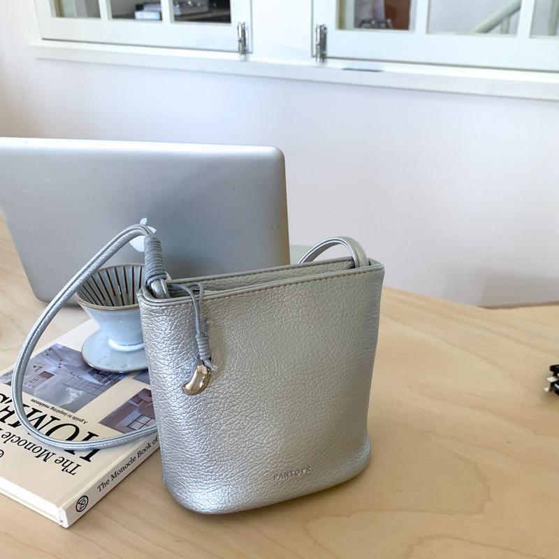 Small Bag Summer Minimalist and Versatile Shoulder Messenger Bag Women's Mobile Phone Bag Lychee Pattern Bucket Bag