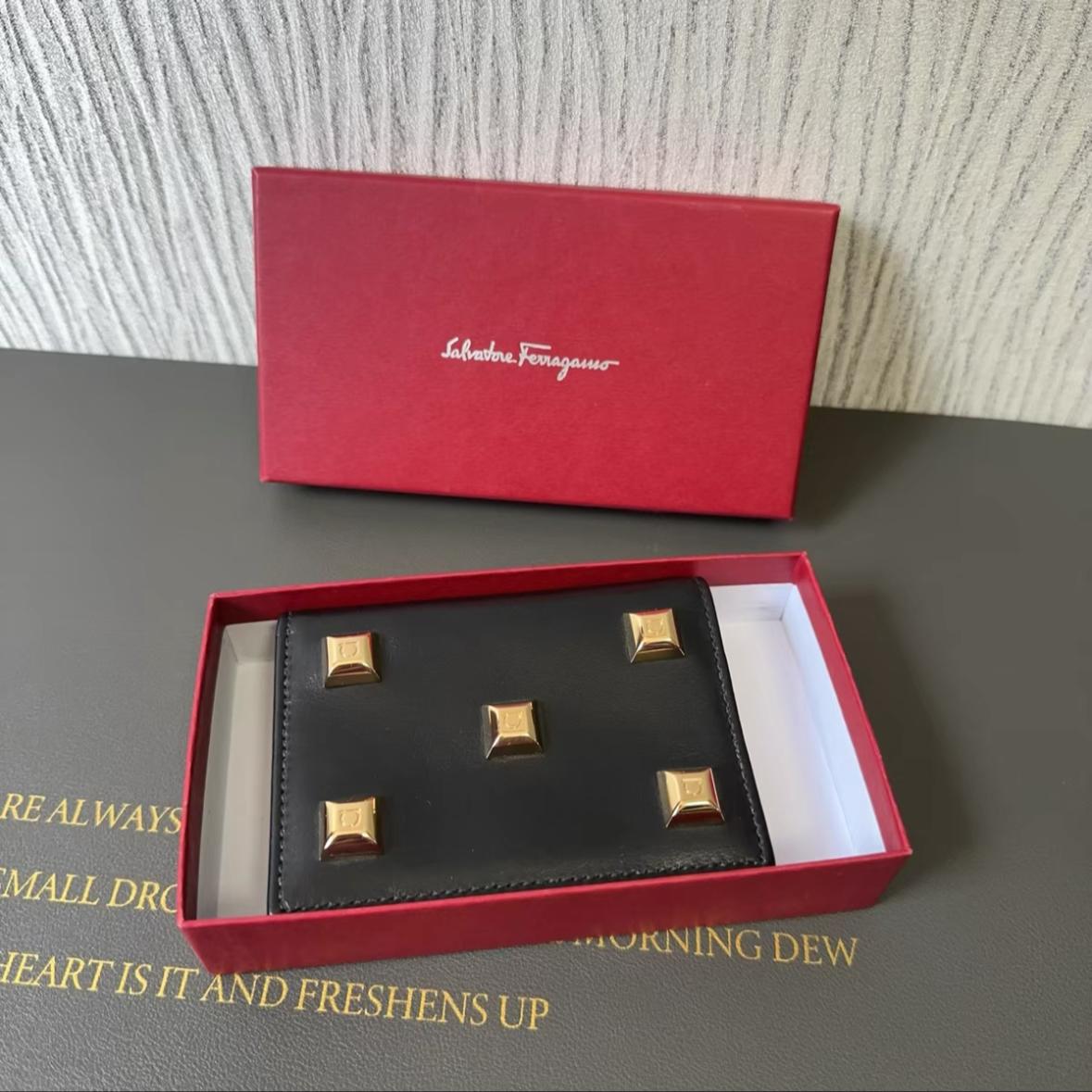 [Pre-Owned] Black Leather Card Holder - Excellent #VFBGEM ONE SIZE