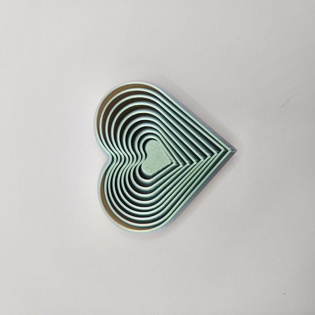 3D Printed Rotating Heart Decompression Toy